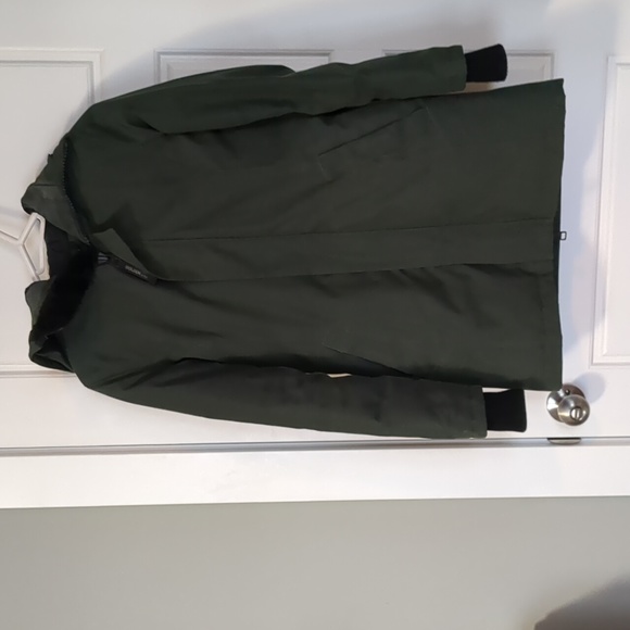 Aritzia TNA Haven Parka in Ranger Green - Picture 3 of 10